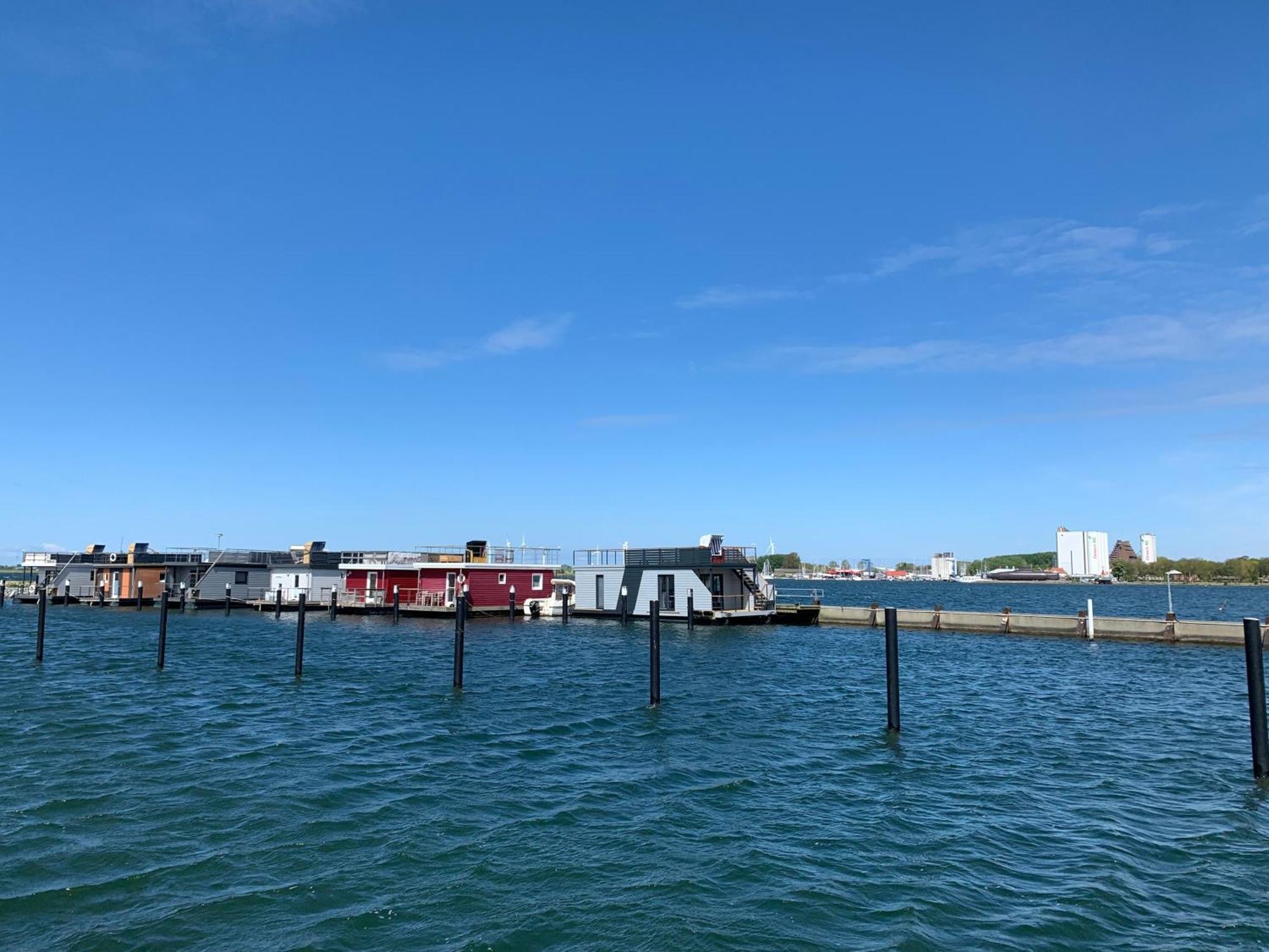 Hausboot Bali Ξενοδοχείο Φέμαρν Εξωτερικό φωτογραφία